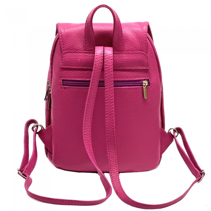 Rear zipper compartment